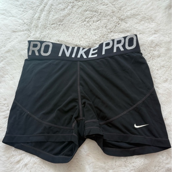 nike pros - Picture 2 of 3